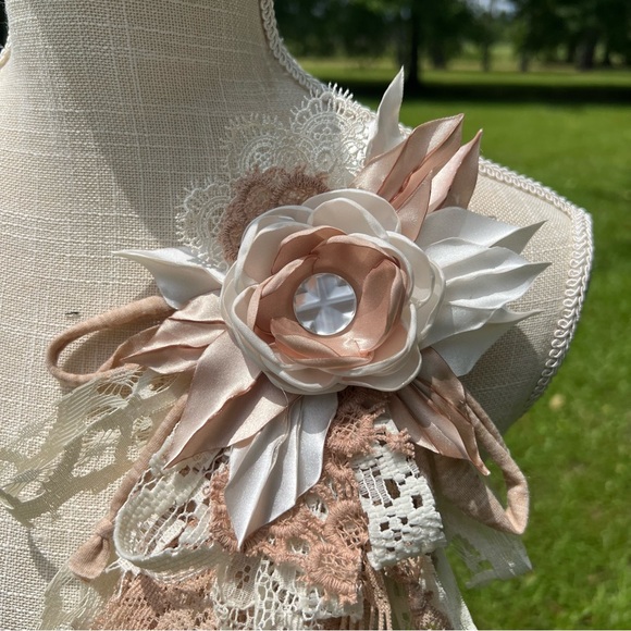 MEDIUM SIZED • Scrappy Fabric Flower Pin - Picture 2 of 2